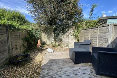 32 Hicks Close, Probus, Truro, TR2 4NE