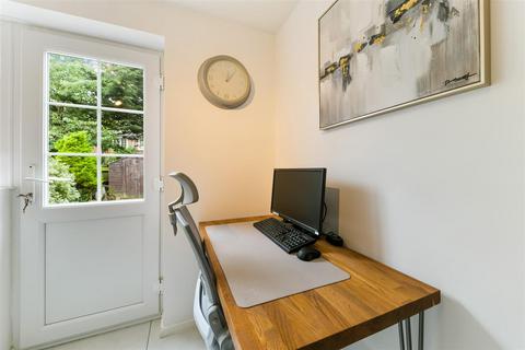 31 Stevens Close, Epsom, KT17 4RG