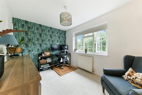 31 Stevens Close, Epsom, KT17 4RG