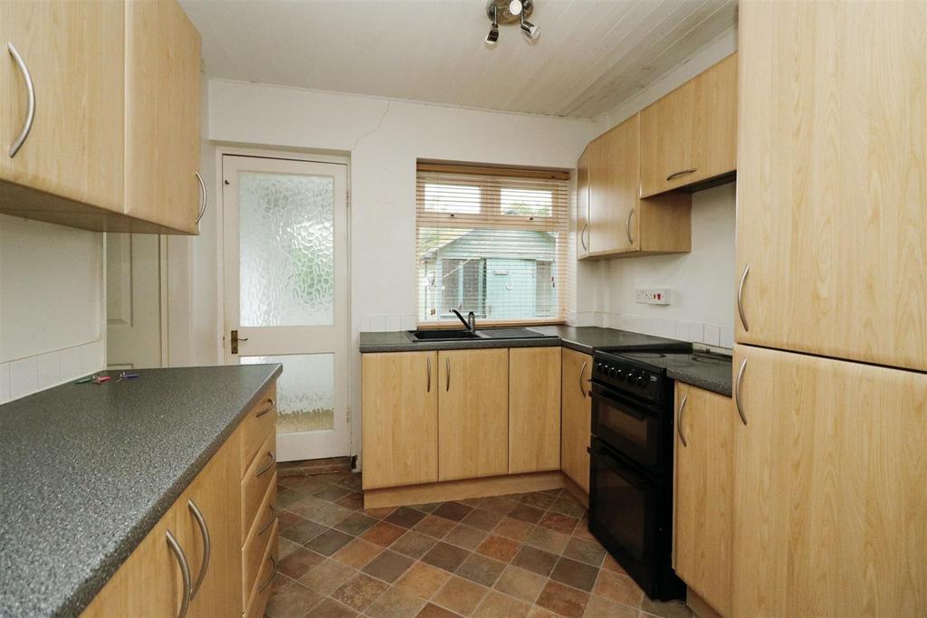 Green Lane, Wickersley, Rotherham 3 bed semidetached house £215,000