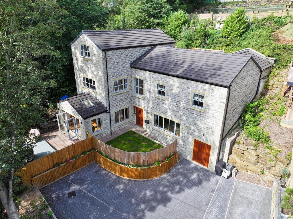 Hyde Park House, Copley Lane, Halifax 5 bed detached house for sale £