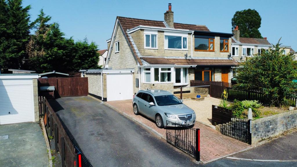Market Close, Bampton, TIVERTON, Devon 3 bed semidetached house for
