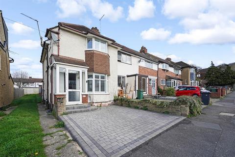 81 Epping Way, London, E4 7PG