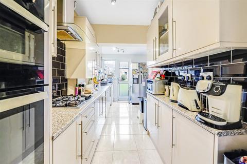 81 Epping Way, London, E4 7PG