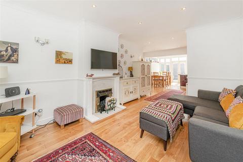 2 bedroom end of terrace house for sale - Greenway Avenue, London