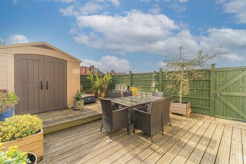 2 bedroom end of terrace house for sale - Greenway Avenue, London