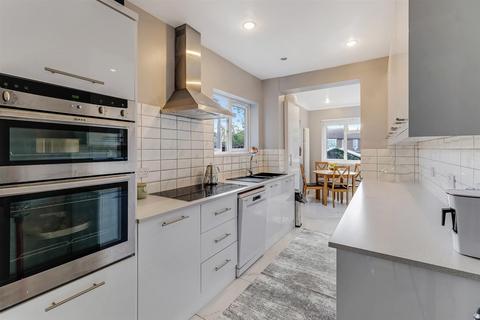 4 bedroom end of terrace house for sale - Larkshall Road, London E4