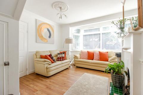 4 bedroom end of terrace house for sale - Russell Road, London E4