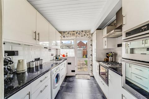 21 Queens Grove Road, London, E4 7BT