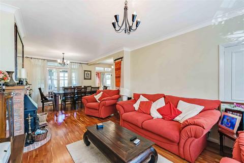 4 bedroom semi-detached house for sale - Dale View Crescent, London E4