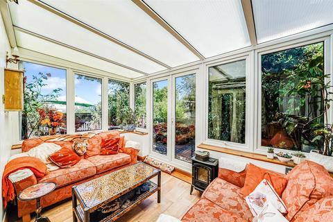 40 Mansfield Hill, London, E4 7JT