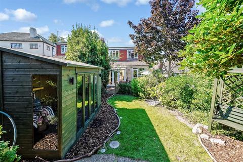 40 Mansfield Hill, London, E4 7JT