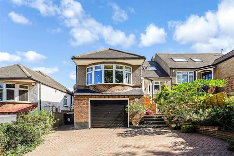 40 Mansfield Hill, London, E4 7JT