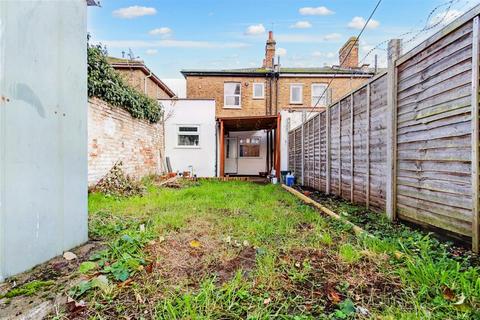 2 bedroom end of terrace house for sale - Finsbury Road, London N22