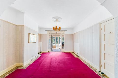 250 Larkshall Road, London, E4 6NP