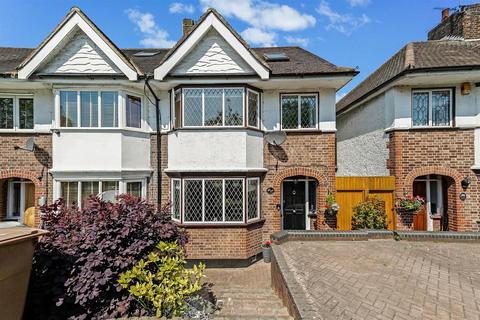 4 bedroom end of terrace house for sale - Waltham Way, London E4