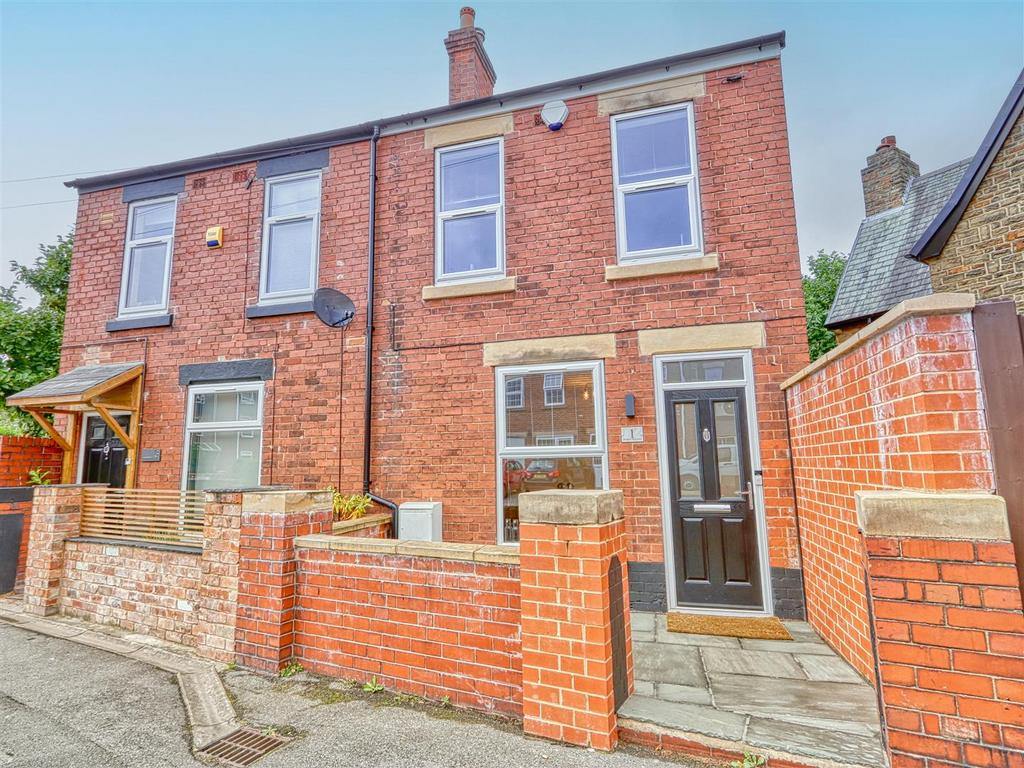 Newbold Back Lane, Chesterfield S40 3 bed semidetached house for sale