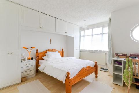 78 Dale View Avenue, London, E4 6PL