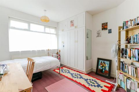 78 Dale View Avenue, London, E4 6PL