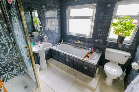 78 Dale View Avenue, London, E4 6PL