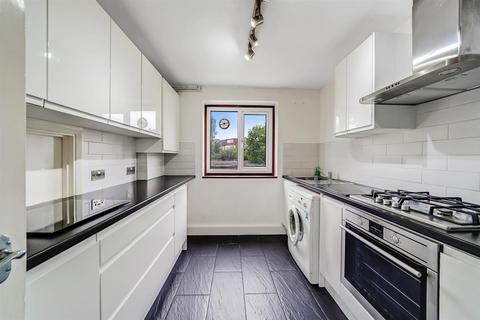 93 Kings Road, Chingford, London, E4 7HP