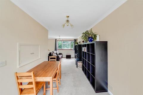 93 Kings Road, Chingford, London, E4 7HP