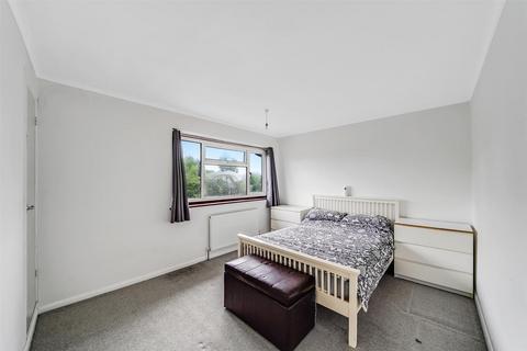 93 Kings Road, Chingford, London, E4 7HP