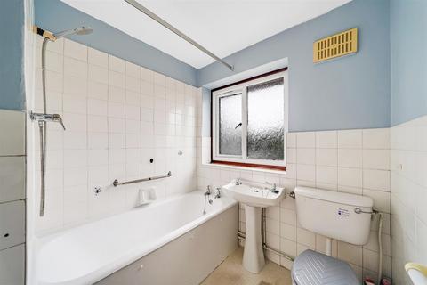 93 Kings Road, Chingford, London, E4 7HP