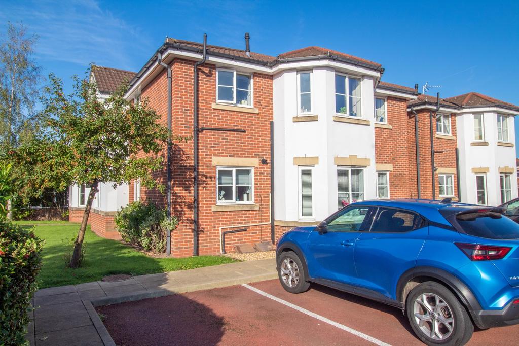 Rhuddlan Court, Saltney, Chester 2 bed apartment for sale £160,000