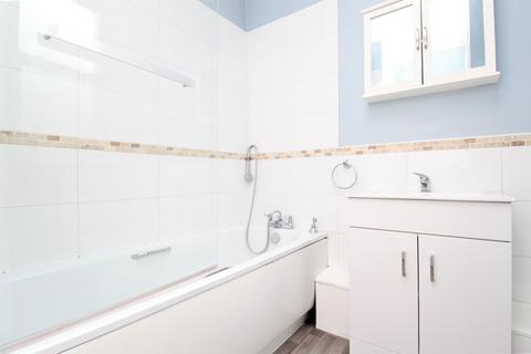 1 bedroom apartment for sale, Station Road, London E4