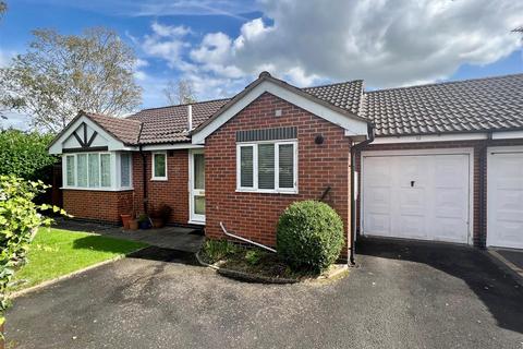 2 bedroom semi-detached bungalow for sale - Burman Close, Shirley, Solihull