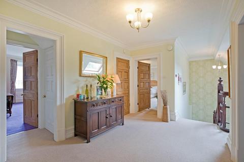 6 bedroom property for sale, Wood Royd Gardens, Ilkley LS29