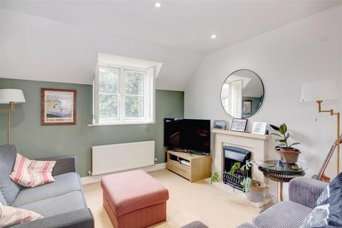 2 bedroom apartment for sale - 77 Avenue De Gien, Malmesbury