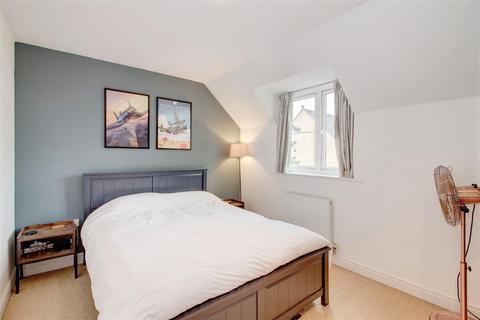 2 bedroom apartment for sale - 77 Avenue De Gien, Malmesbury