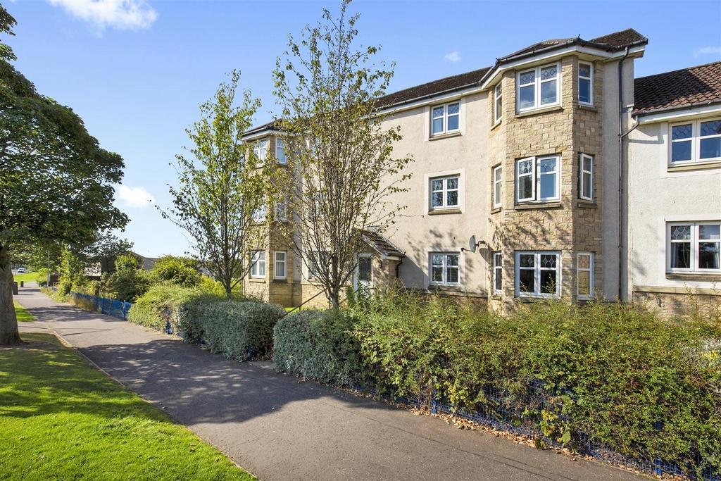 5 Peasehill Road, Rosyth, KY11 2GA 2 bed ground floor flat £125,000