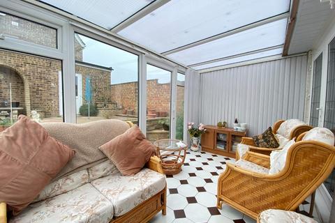 27 Barnstaple Close, Northampton, NN3 3BH