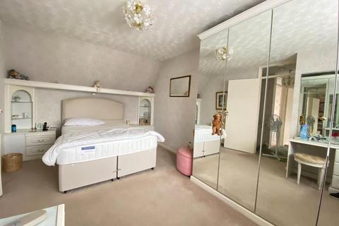 27 Barnstaple Close, Northampton, NN3 3BH