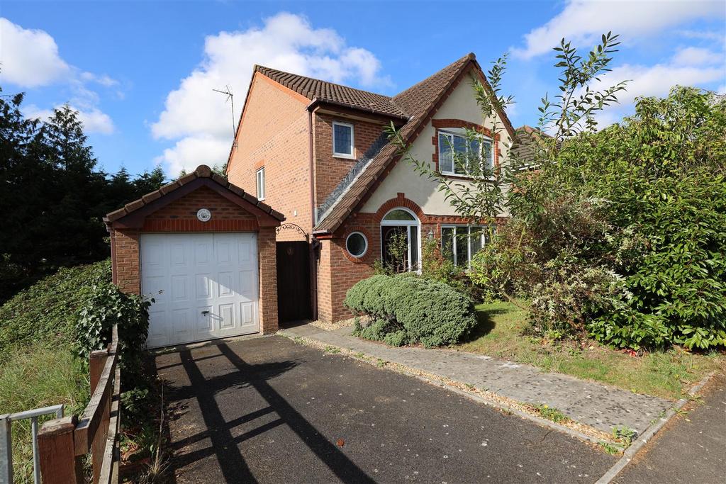 Clos Brenin, Brynsadler, Pontyclun... 3 bed detached house £340,000