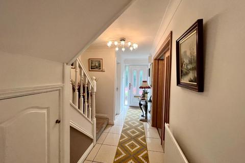 12 Fitzhardinge Way, Berkeley, GL13 9EG