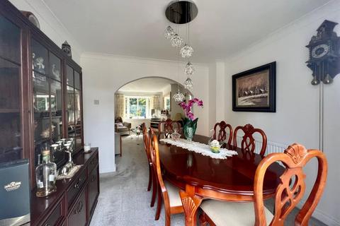 12 Fitzhardinge Way, Berkeley, GL13 9EG