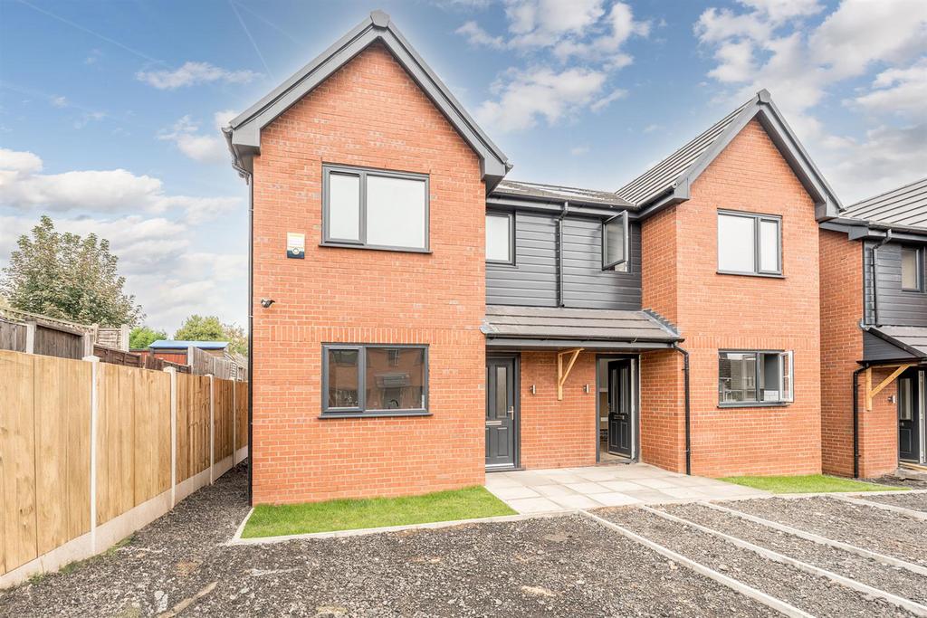 Marlborough Gardens, Wordsley, DY8 5EE 3 bed semidetached house for