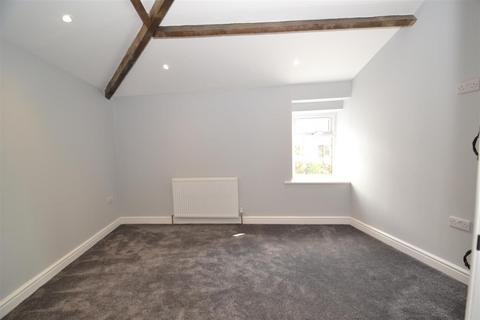 54 Ambler Thorn, Queensbury, Bradford, BD13 2DJ