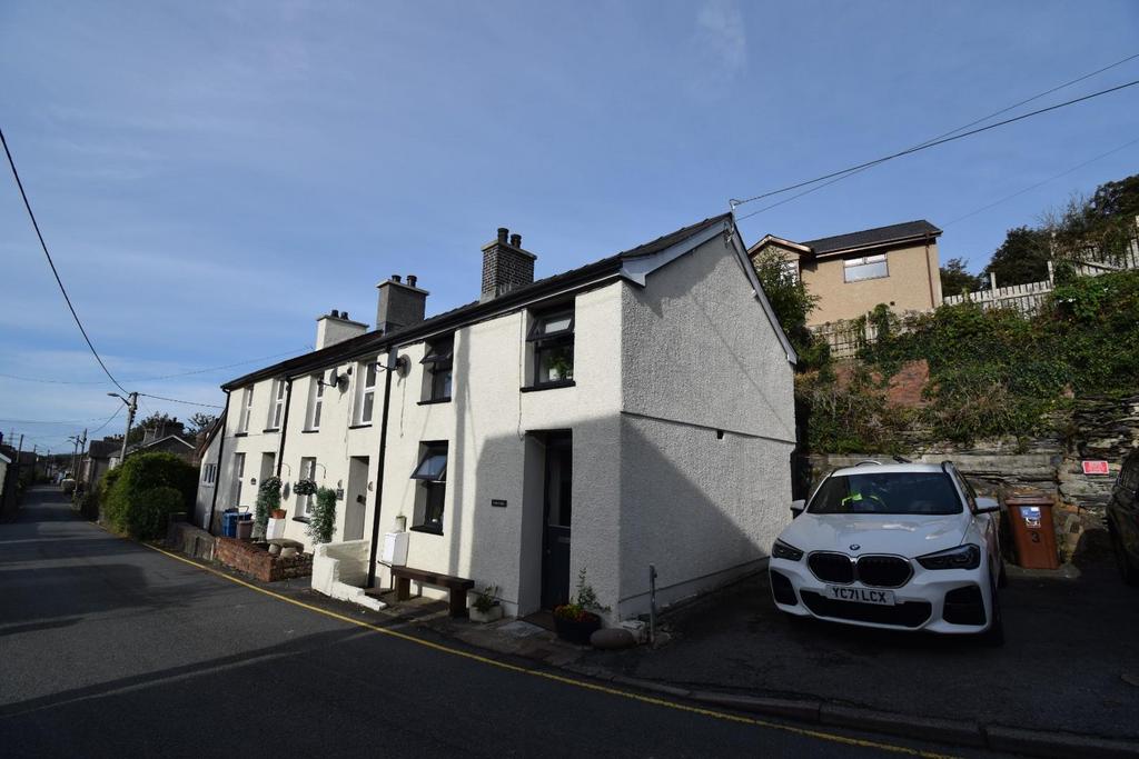 Bryn Golau, Penrhyndeudraeth 2 bed terraced house for sale £130,000