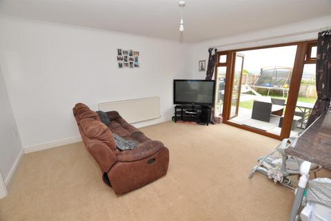 13 Clos Nathaniel, St Clears, Carmarthen, SA33 4AW