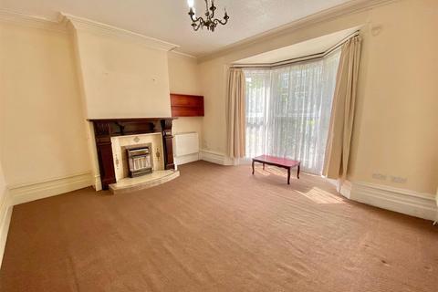5 bedroom end of terrace house for sale, Springdale Avenue, Thornton Lodge, Huddersfield