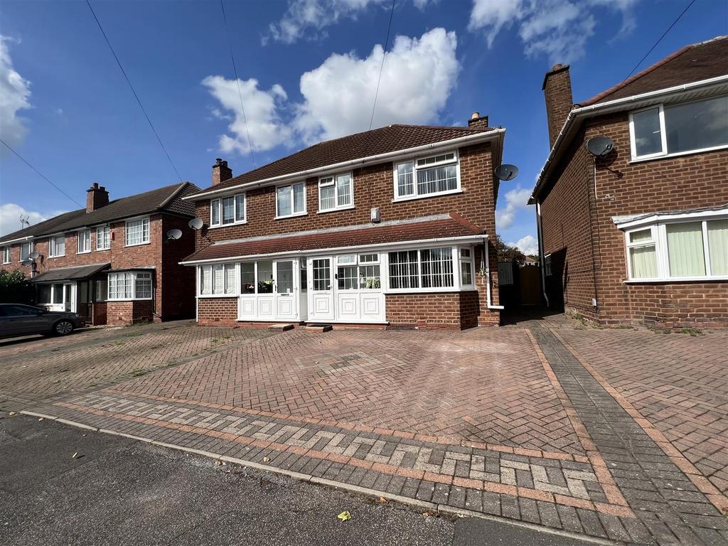 Ringinglow Road, Great Barr, Birmingham 3 bed semidetached house for