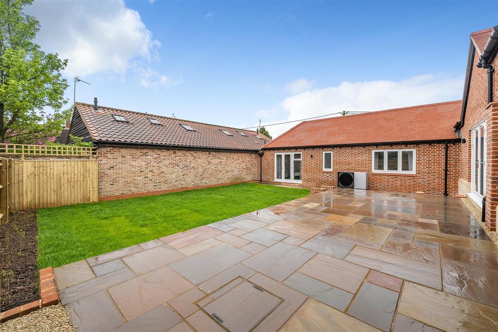 The Dairy, Poulshot 4 bed detached bungalow for sale £825,000