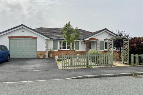 3 bedroom detached bungalow for sale, Gilfach Y Gog, Penygroes, Llanelli