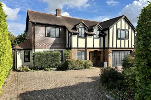 5 bedroom detached house for sale, Hillwood Close, Hutton Mount, Brentwood