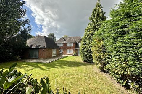 16 Longaford Way, Hutton, Brentwood, CM13 2LT